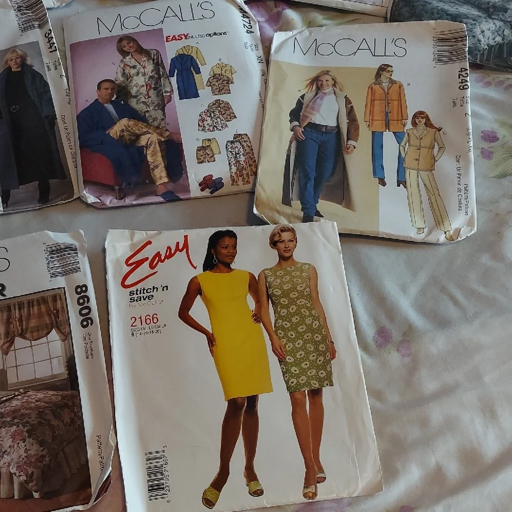 McCall's Vintage Sewing Patterns Collection #4 - Picture 9 of 11